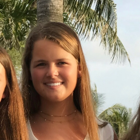 Meet your Posher, Giselle - Picture 2 of 2